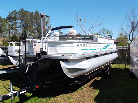 sun tracker 21 pontoon boats.